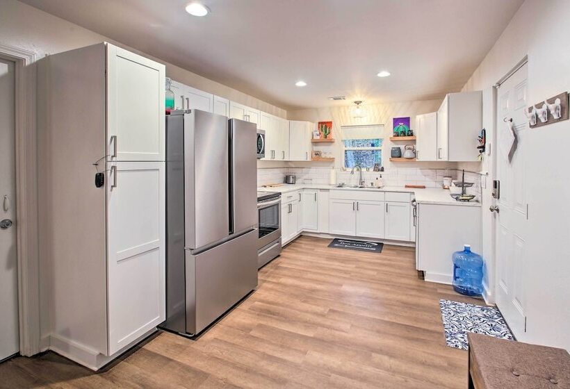 Beautiful Hot Springs Home: Central Location!