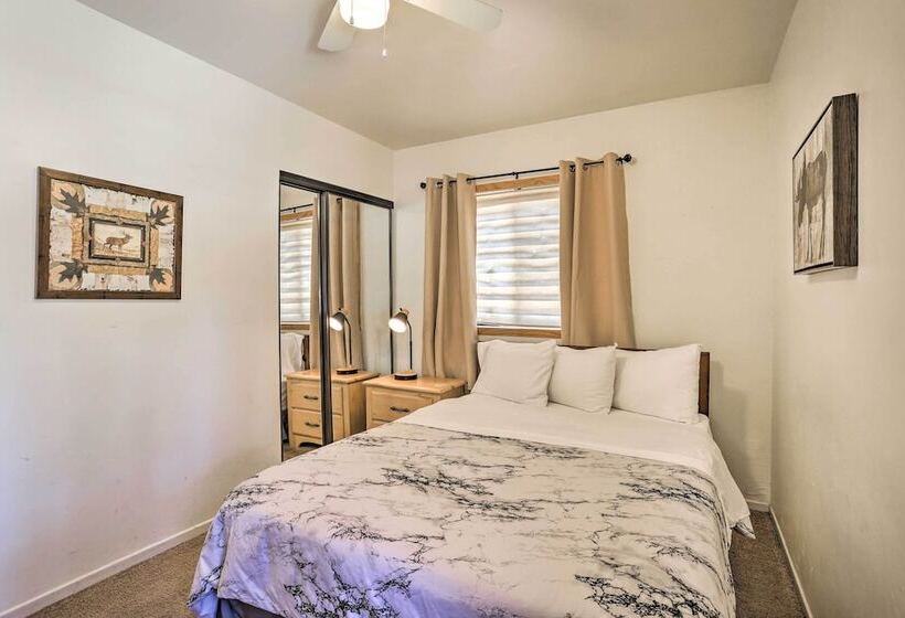 Hot Tub & Deck: Big Bear Gem Near Resorts!