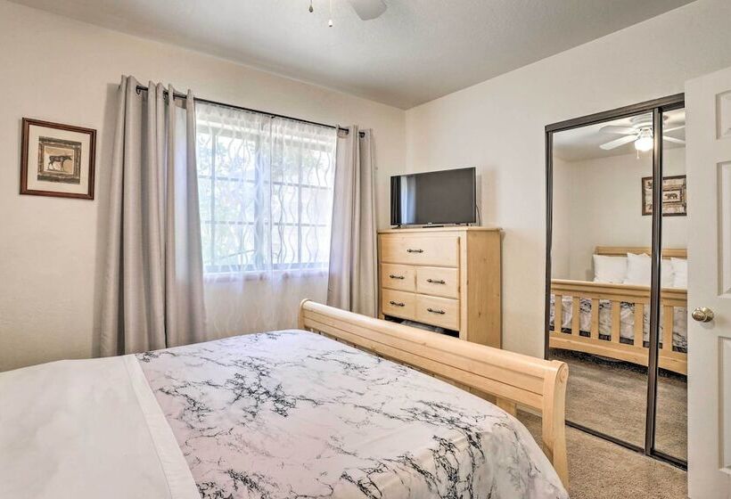 Hot Tub & Deck: Big Bear Gem Near Resorts!