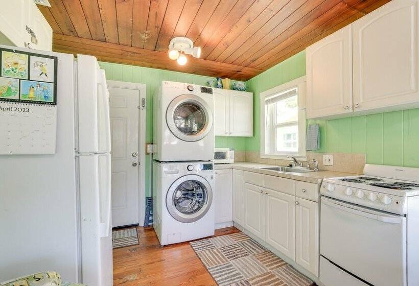 Bradenton Beach Home W/ Outdoor Bar & Heated Pool!