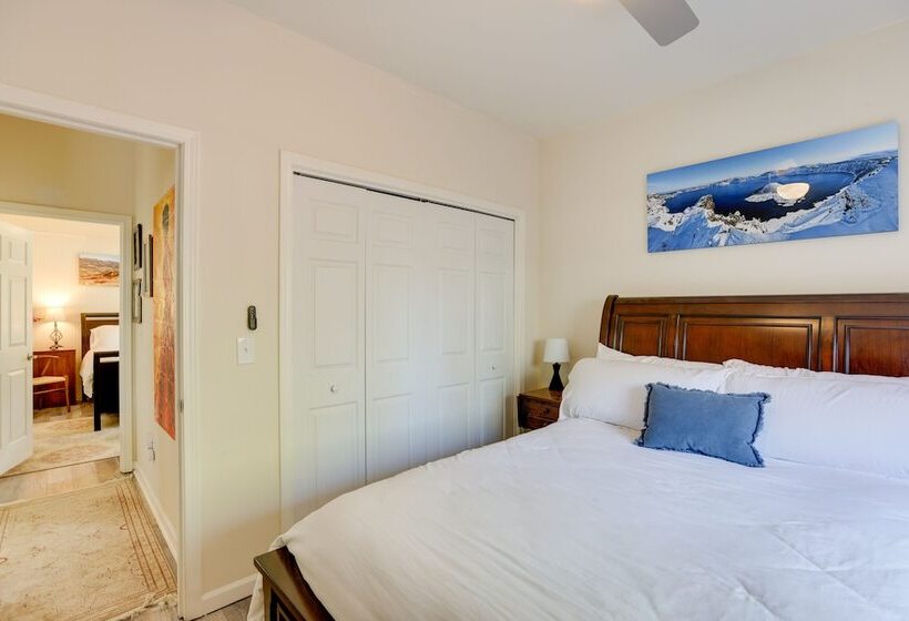 Bright Bend Home W/ Patio < 3 Mi To Downtown!