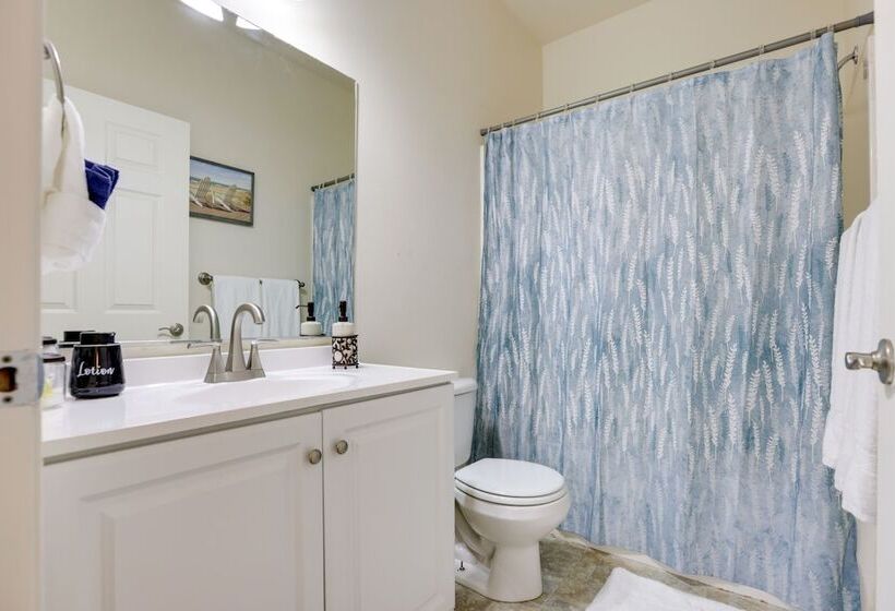 Bright Bend Home W/ Patio < 3 Mi To Downtown!