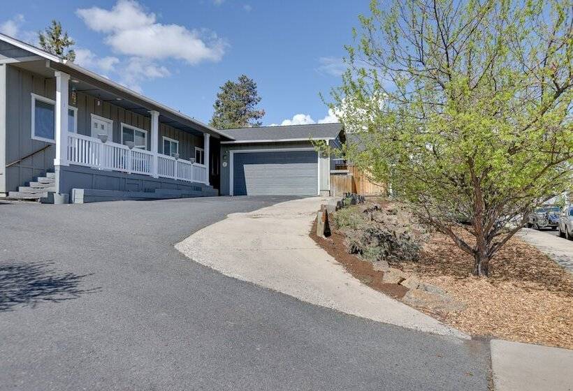 Bright Bend Home W/ Patio < 3 Mi To Downtown!
