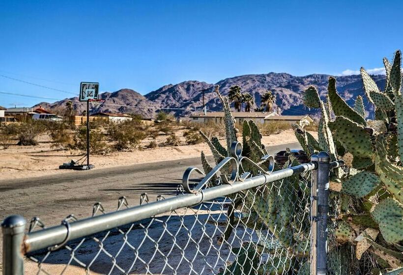 Cali Desert Oasis W/ Hot Tub + Mtn Views!