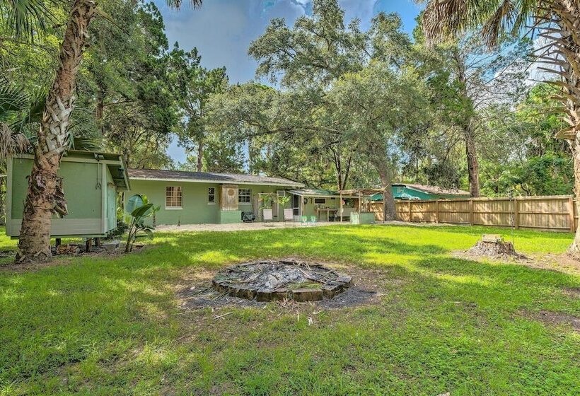 Central Yankeetown Hideaway: Walk To Water!