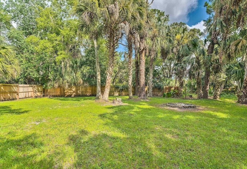 Central Yankeetown Hideaway: Walk To Water!