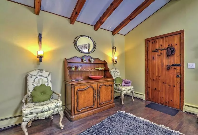 Charming Blue Ridge Cottage W/ Stunning Views!