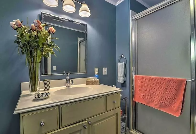 Charming Blue Ridge Cottage W/ Stunning Views!