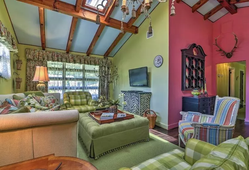 Charming Blue Ridge Cottage W/ Stunning Views!