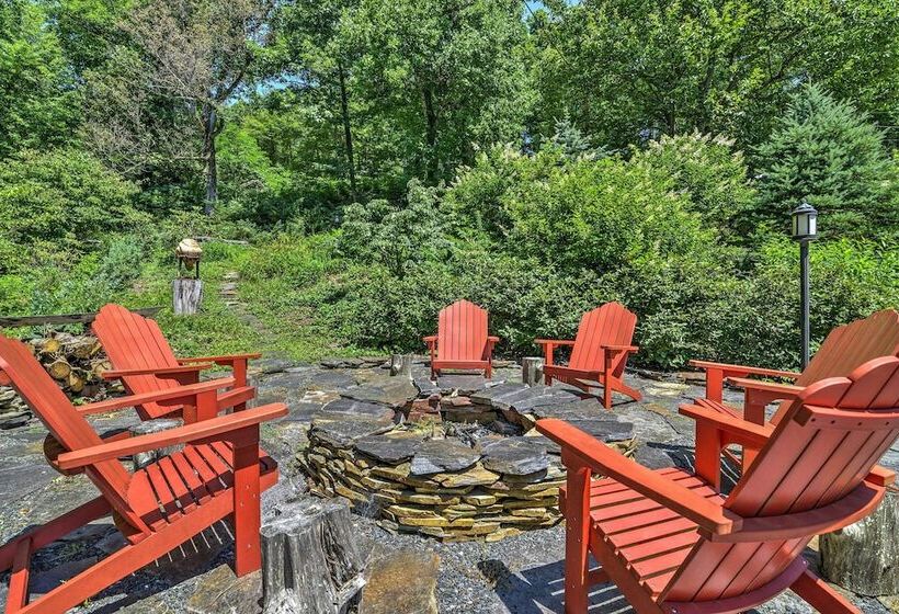 Charming Blue Ridge Cottage W/ Stunning Views!