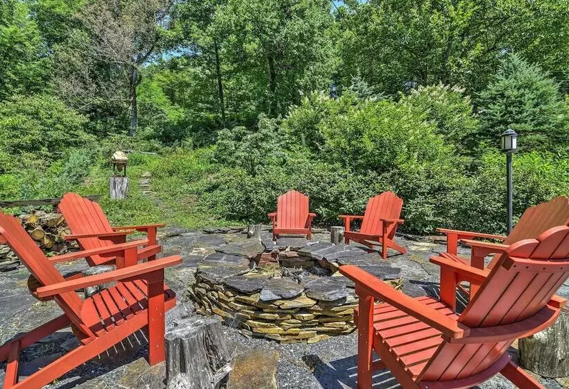 Charming Blue Ridge Cottage W/ Stunning Views!