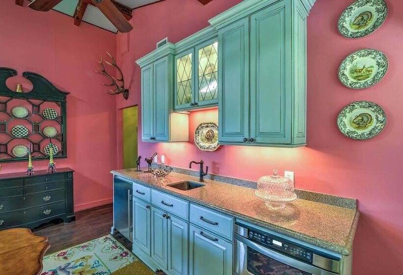 Charming Blue Ridge Cottage W/ Stunning Views!