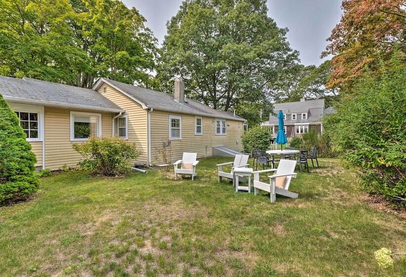 Walk To Monument Beach: Cape Cod Cottage W/ Grill