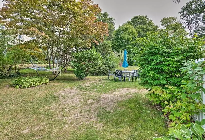 Walk To Monument Beach: Cape Cod Cottage W/ Grill