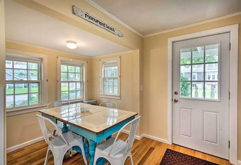 Walk To Monument Beach: Cape Cod Cottage W/ Grill