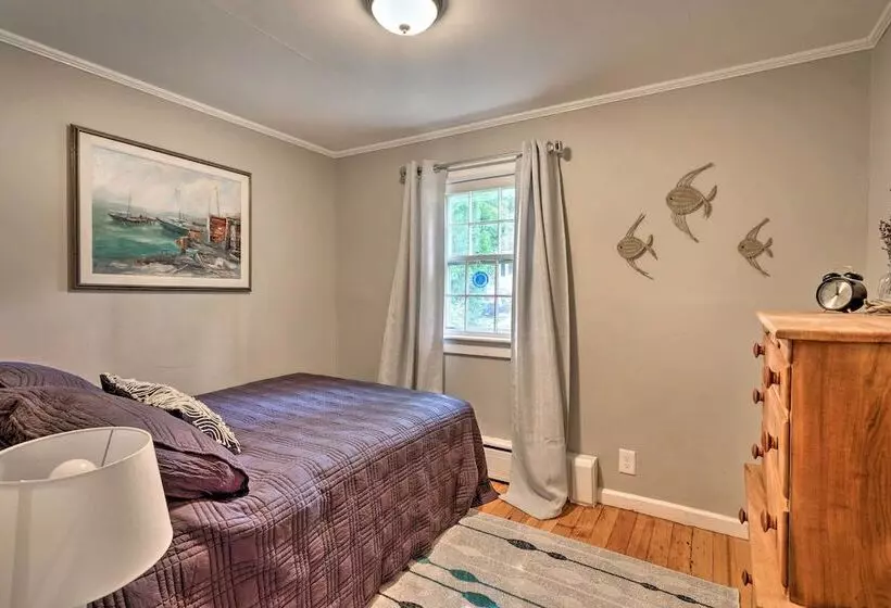 Walk To Monument Beach: Cape Cod Cottage W/ Grill