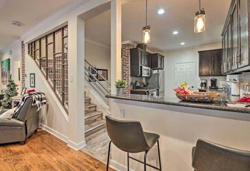 Charming Hot Springs Home W/ Yard ~ 1 Mi To Dtwn!