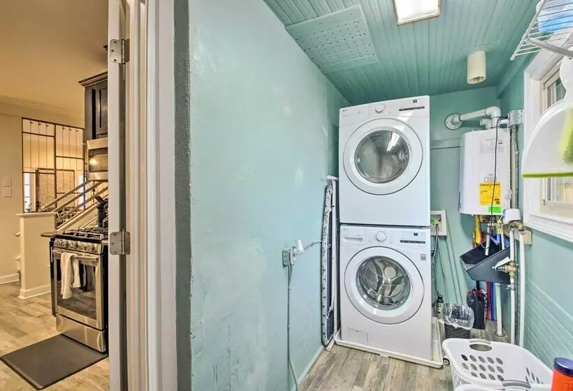 Charming Hot Springs Home W/ Yard ~ 1 Mi To Dtwn!