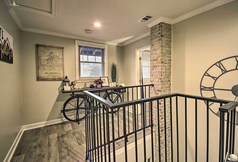 Charming Hot Springs Home W/ Yard ~ 1 Mi To Dtwn!