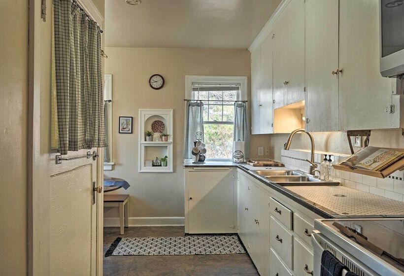 Charming Missoula House Near Downtown + Um!