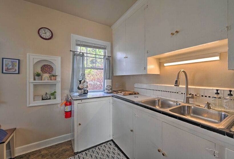 Charming Missoula House Near Downtown + Um!