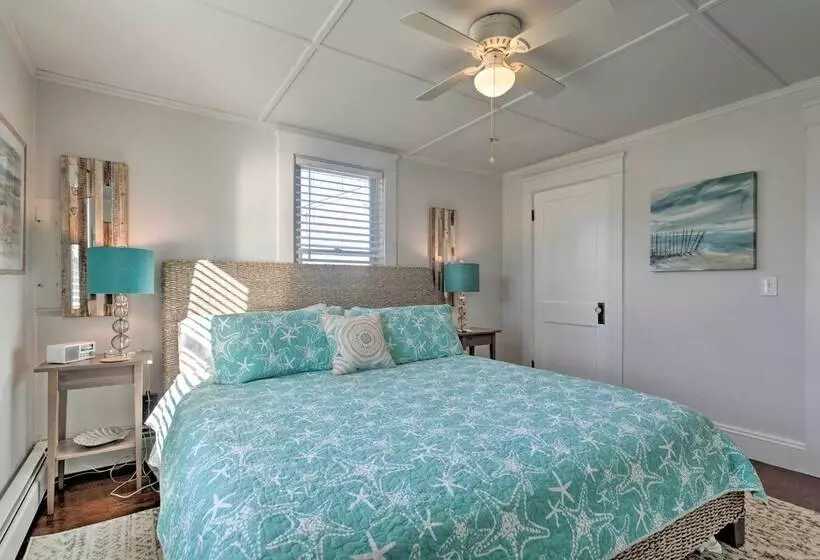 Cozy Coastal Cottage: 5 Mi To Narragansett Beach!