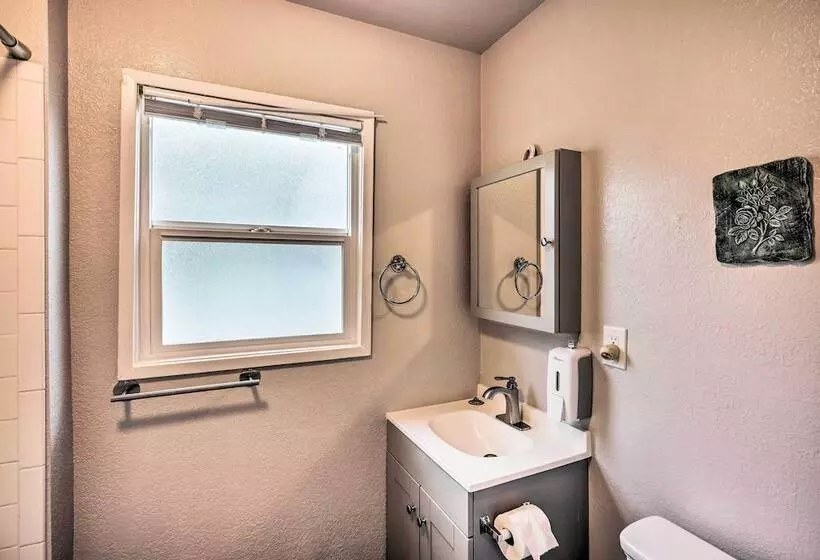 Cozy Elk Grove Home In The Heart Of Old Town!