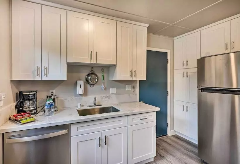 Cozy Elk Grove Home In The Heart Of Old Town!