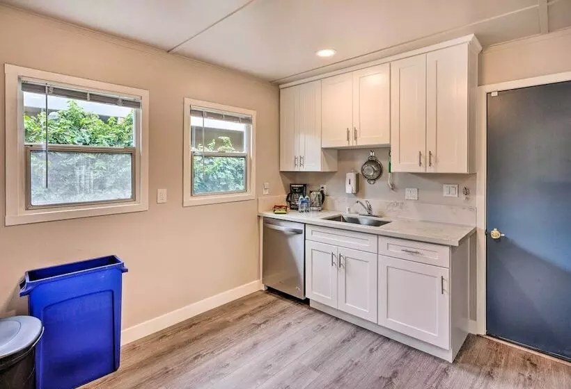 Cozy Elk Grove Home In The Heart Of Old Town!