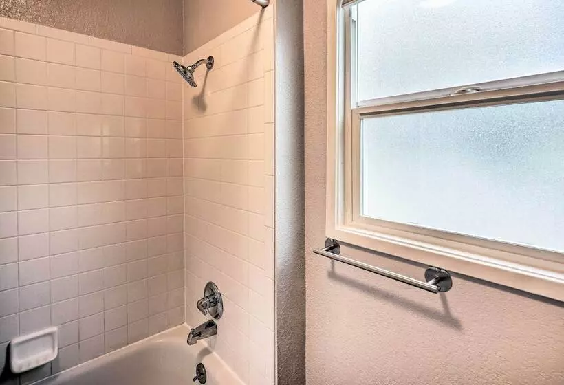 Cozy Elk Grove Home In The Heart Of Old Town!