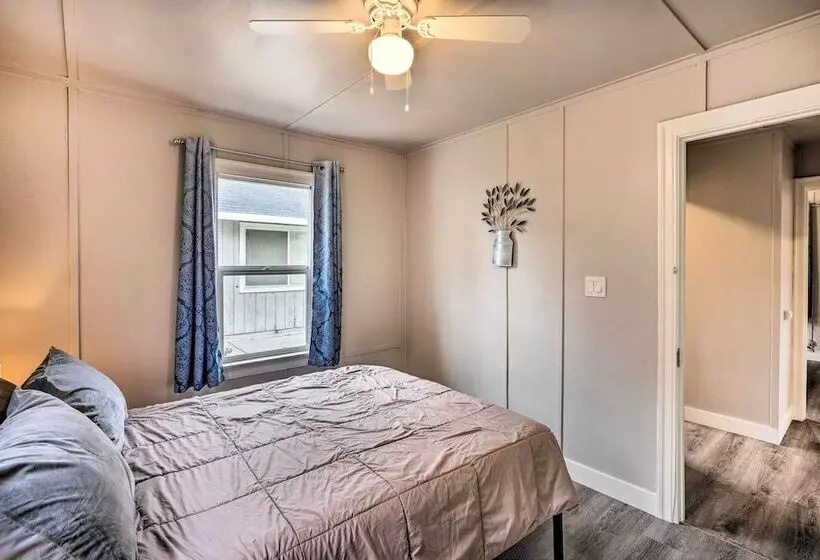 Cozy Elk Grove Home In The Heart Of Old Town!