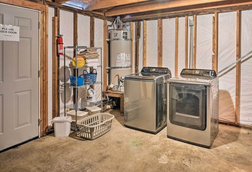 Cozy Elk Grove Home In The Heart Of Old Town!