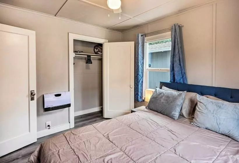 Cozy Elk Grove Home In The Heart Of Old Town!