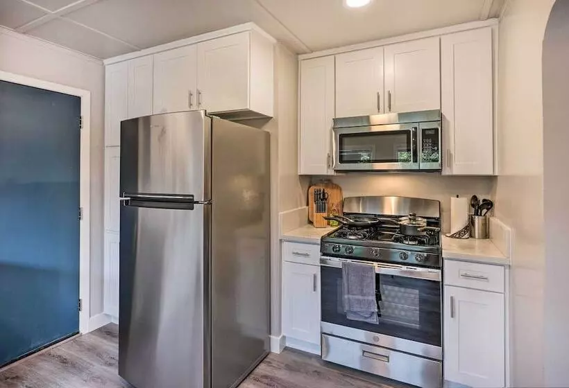 Cozy Elk Grove Home In The Heart Of Old Town!