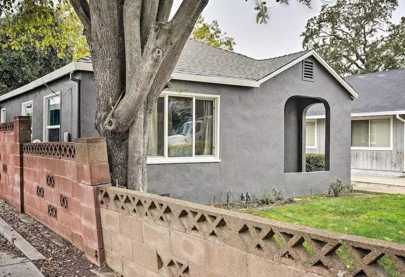 Cozy Elk Grove Home In The Heart Of Old Town!