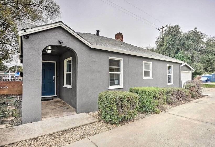 Cozy Elk Grove Home In The Heart Of Old Town!