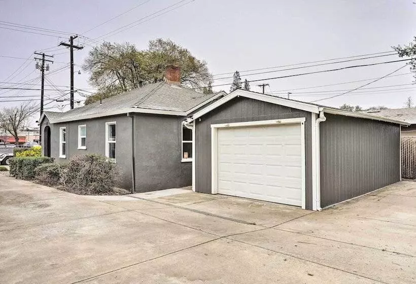 Cozy Elk Grove Home In The Heart Of Old Town!