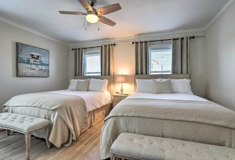 Walk To Beach: Home In Galveston!