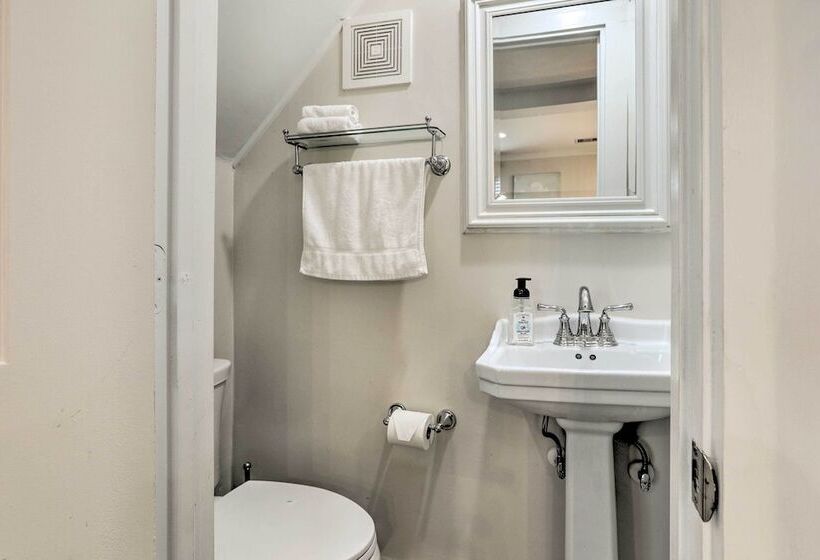 Walk To Beach: Home In Galveston!