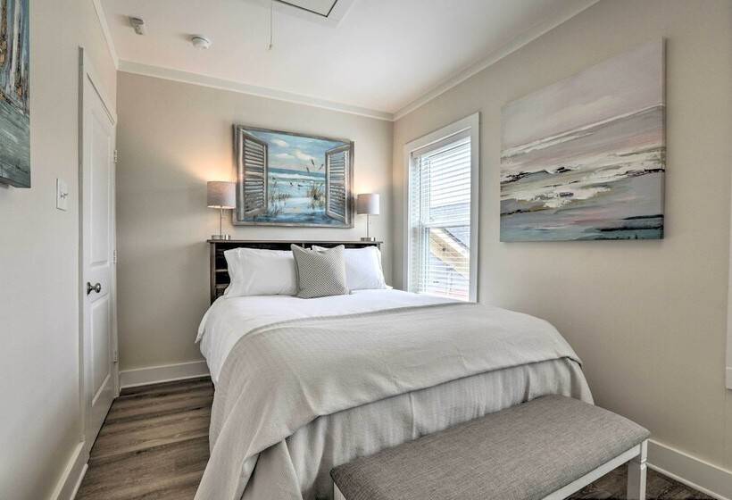 Walk To Beach: Home In Galveston!