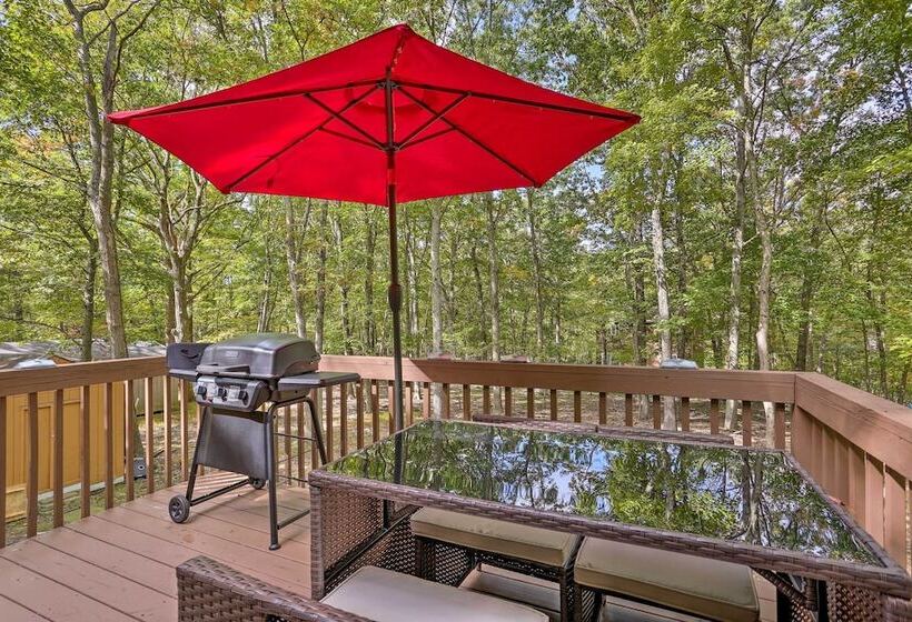 East Stroudsburg Home W/ Game Room + Deck!