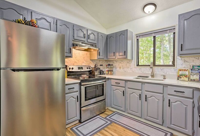 East Stroudsburg Home W/ Game Room + Deck!