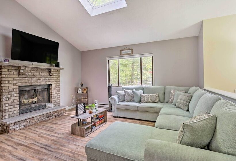 East Stroudsburg Home W/ Game Room + Deck!