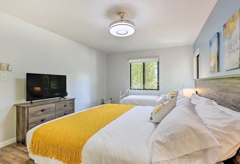 East Stroudsburg Home W/ Game Room + Deck!