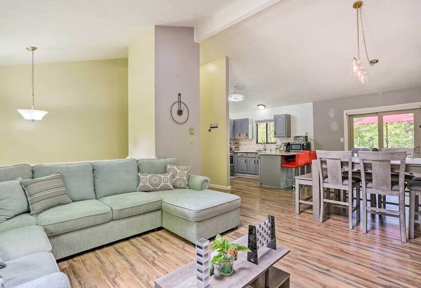 East Stroudsburg Home W/ Game Room + Deck!