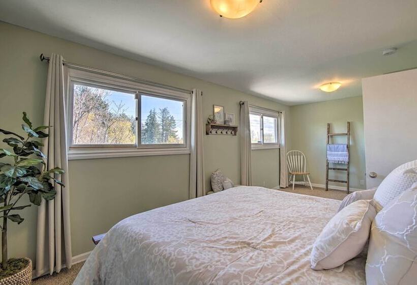 Ellensburg Home W/ Mountain Views On 3 Acres!