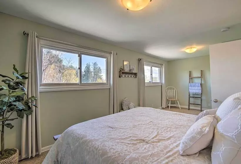 Ellensburg Home W/ Mountain Views On 3 Acres!