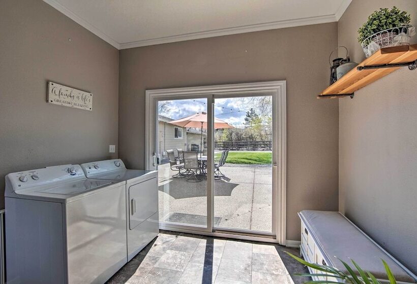 Ellensburg Home W/ Mountain Views On 3 Acres!