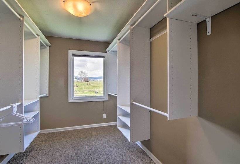 Ellensburg Home W/ Mountain Views On 3 Acres!