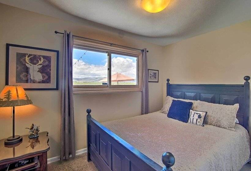 Ellensburg Home W/ Mountain Views On 3 Acres!